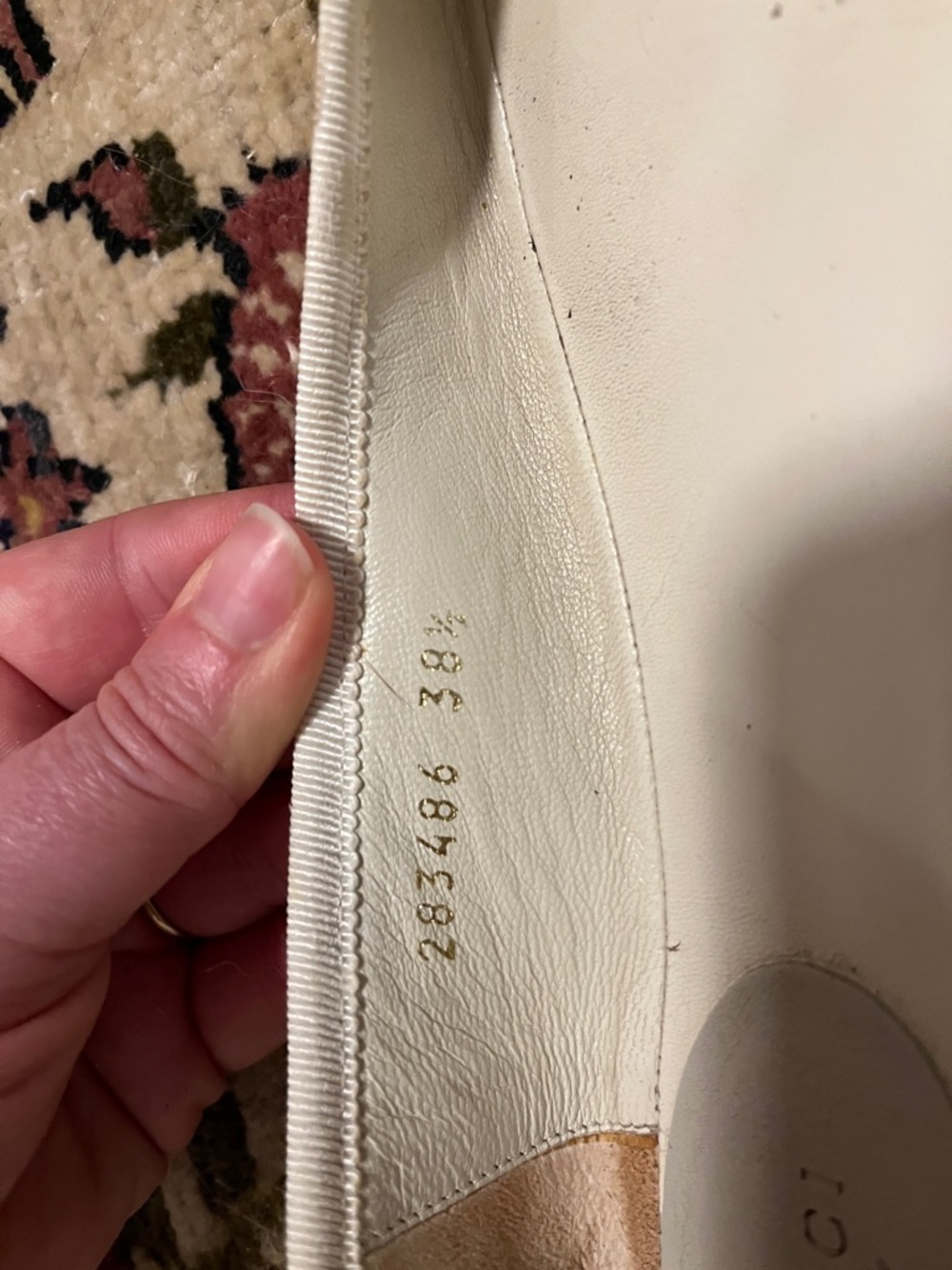 Gucci White Leather Monogram Ballet Flats with Bow - Picture 5 of 5